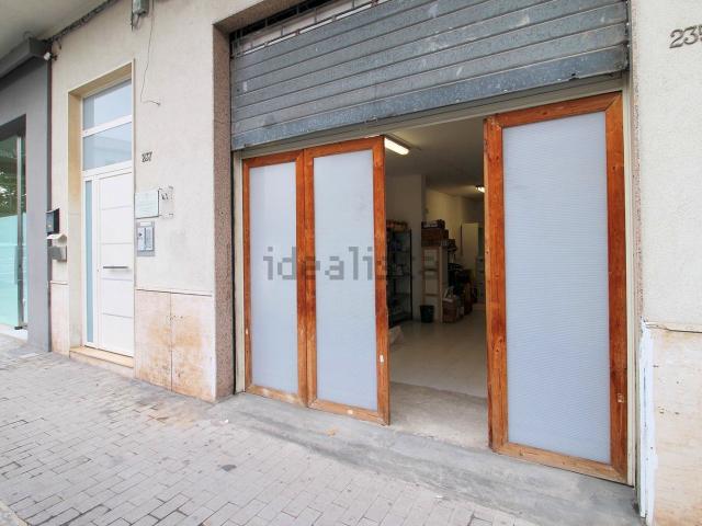 Locale Commerciale in affitto a Cappuccini, Ragusa