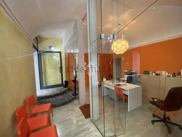 Locale Commerciale in affitto a Castiglione Delle Stiviere, Lombardia