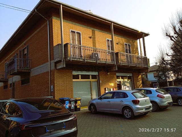 Locale Commerciale in affitto a Unione di comuni Terre di Castelli, Castelnuovo Rangone