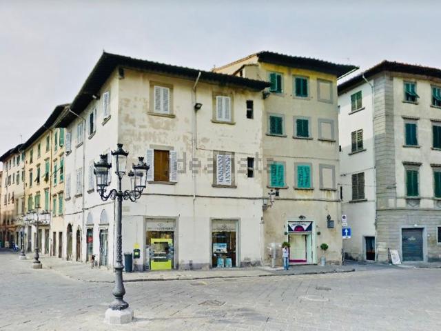 Locale Commerciale in affitto a Prato, Toscana