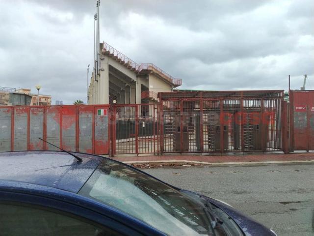 Locale Commerciale in affitto a Calabria, Reggio Calabria