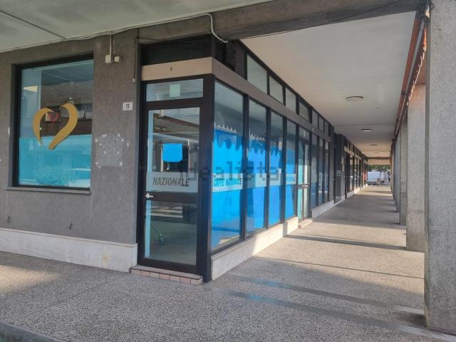 Locale Commerciale in affitto a Cervignano Del Friuli, Friuli-Venezia Giulia