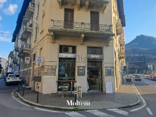 Locale Commerciale in affitto a Pescarenico, Lecco