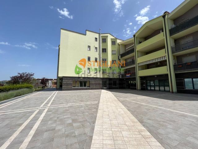 Locale Commerciale in affitto a Campobasso, Molise