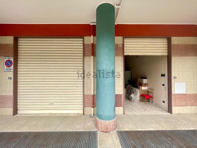 Locale Commerciale in affitto a Zona 167, Puglia