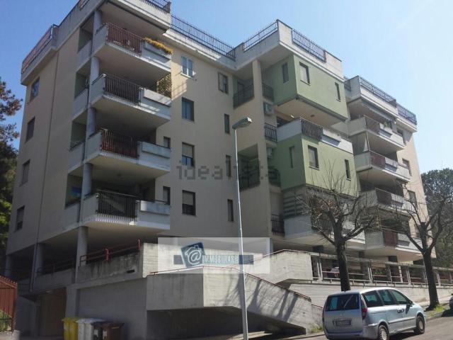 Locale Commerciale in affitto a Chieti Scalo, Chieti