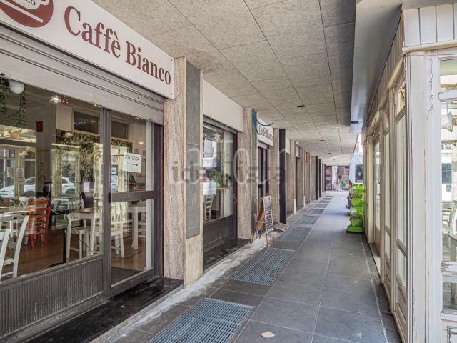 Locale Commerciale in affitto a Aosta