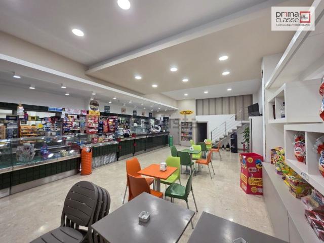 Locale Commerciale in affitto a Vittoria, Sicilia