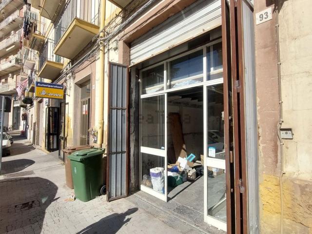 Locale Commerciale in affitto a Quartiere Provvidenza, Caltanissetta
