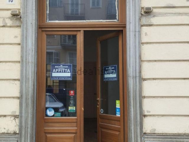 Locale Commerciale in affitto a Piemonte, Cuneo