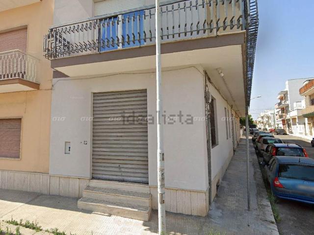 Locale Commerciale in affitto a Puglia, Lecce