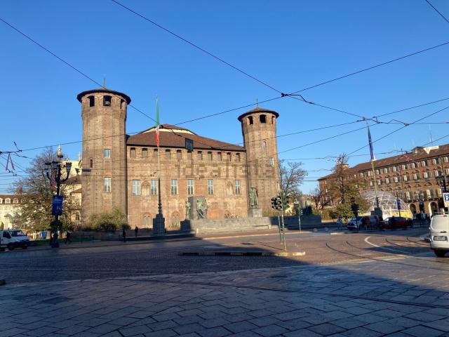 Locale Commerciale in affitto a Circoscrizione 1, Piemonte