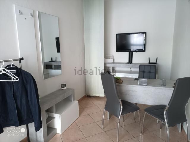 Locale Commerciale in affitto a I lecci, Prato