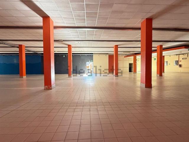 Locale Commerciale in affitto a Piazzo, Piemonte