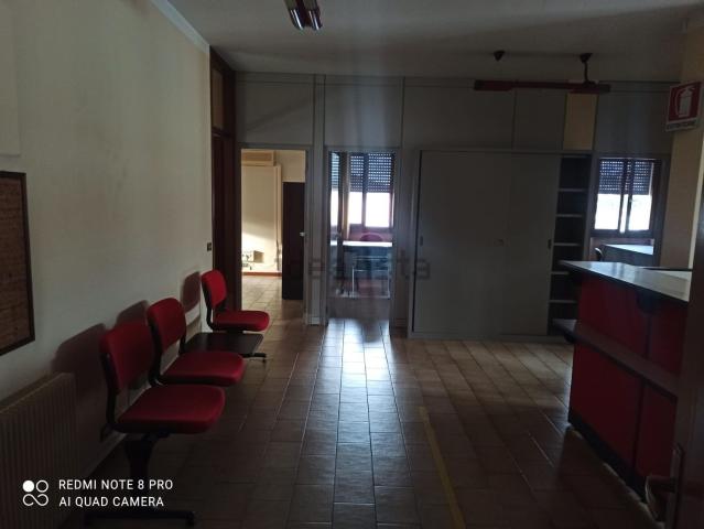 Locale Commerciale in affitto a Fonte, Asolo