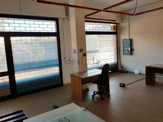 Locale Commerciale in affitto a Caramagnetta, Imperia