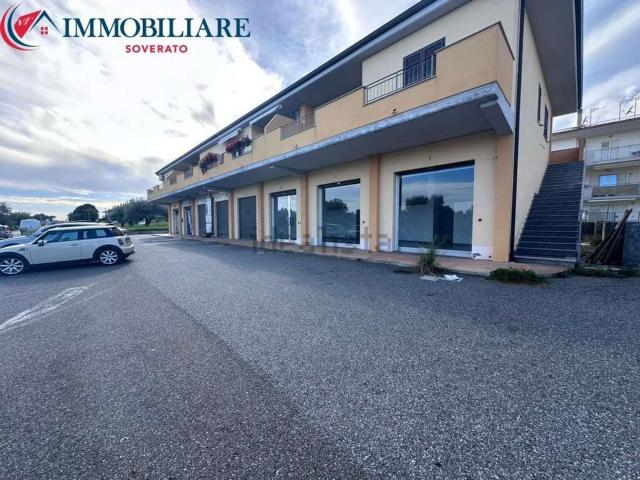 Locale Commerciale in affitto a Calabria, Catanzaro