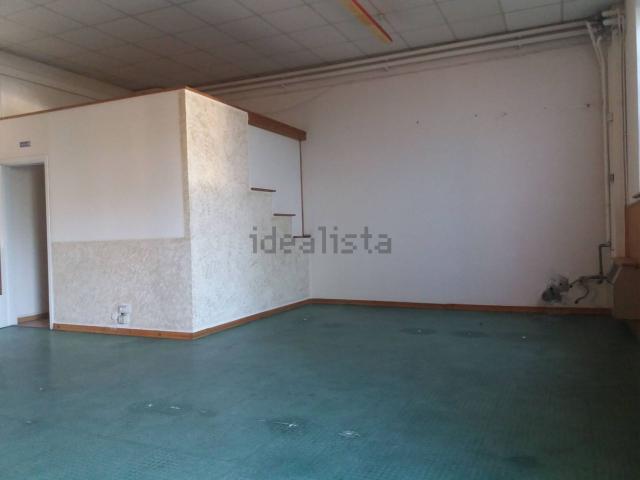 Locale Commerciale in affitto a Gello, San Giuliano Terme