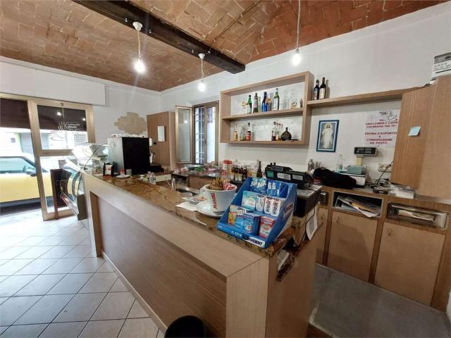 Locale Commerciale in affitto a Modena, Reggio Emilia