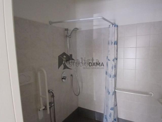 Locale Commerciale in affitto a Bedizzole, Lombardia