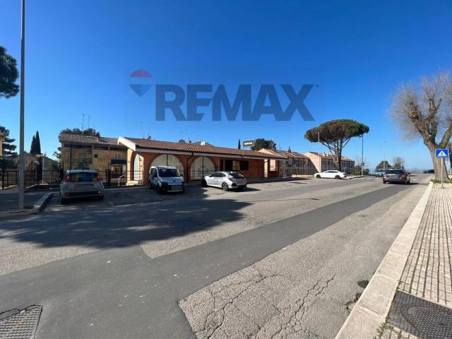 Locale Commerciale in affitto a Serra Venerdì, Matera