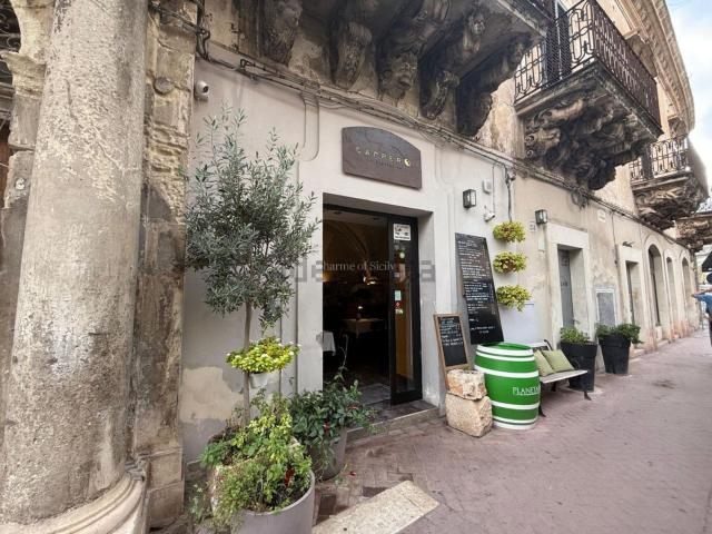 Locale Commerciale in affitto a Modica Alta, Marina Di Modica