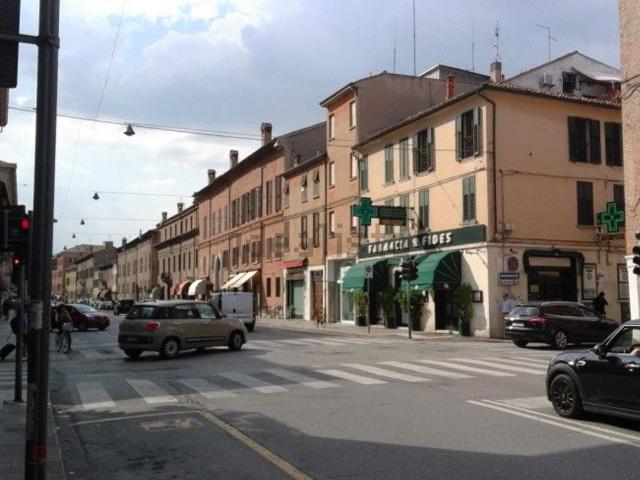 Locale Commerciale in affitto a Quacchio, Ferrara