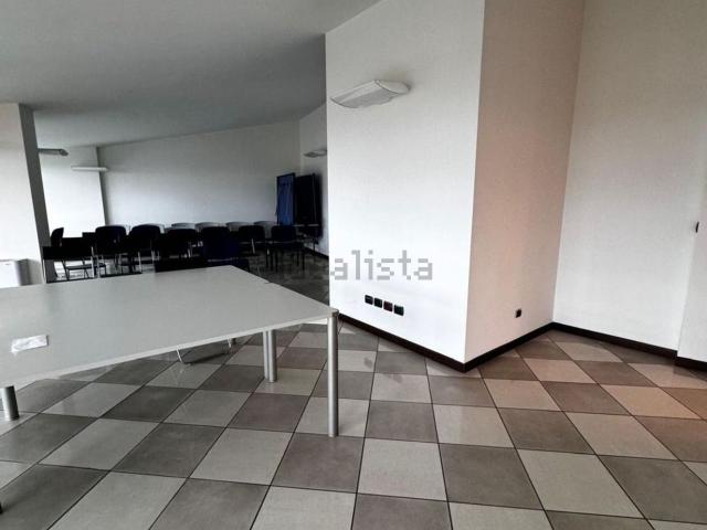 Locale Commerciale in affitto a Piemonte, Cuneo