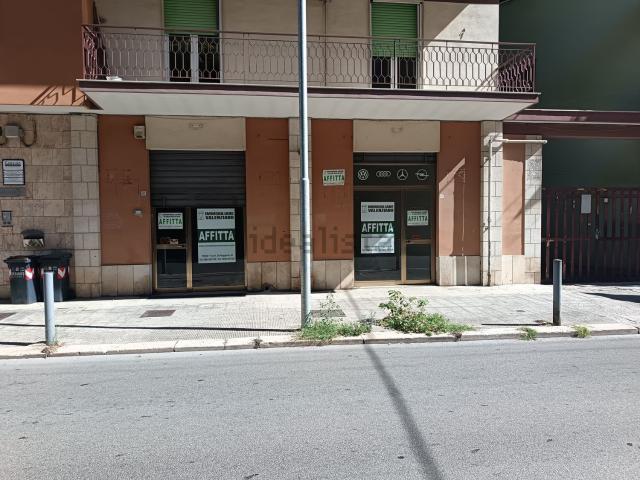Locale Commerciale in affitto a Puglia, Barletta-andria-trani