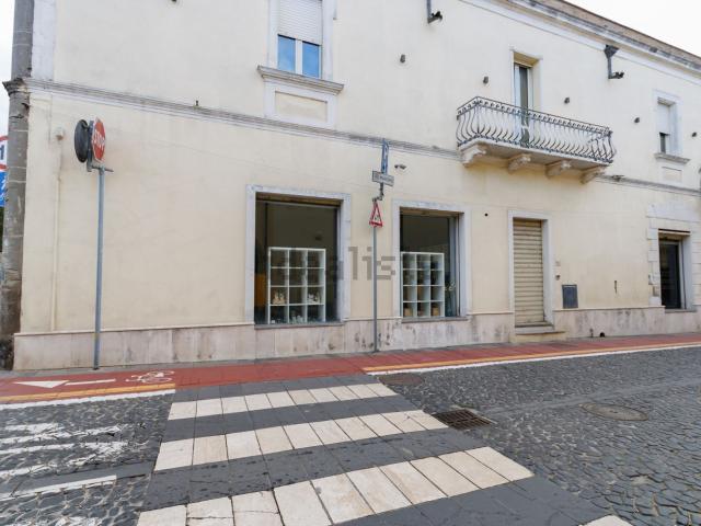 Locale Commerciale in affitto a Dolianova, Sardigna/Sardegna