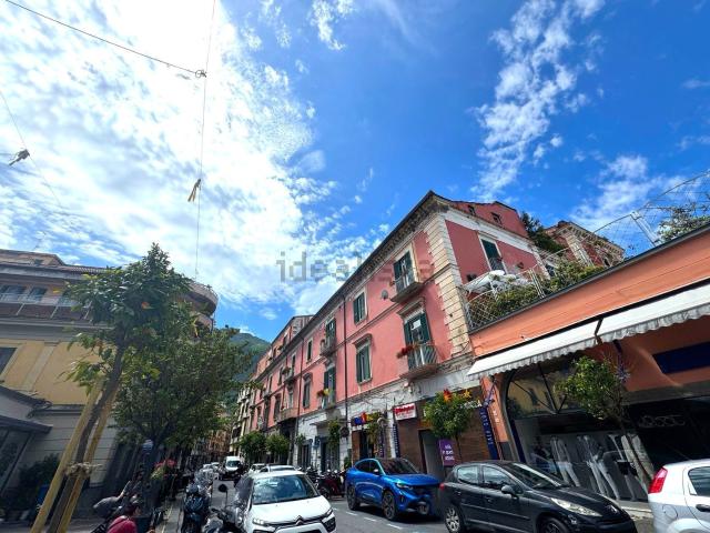 Locale Commerciale in affitto a Castellammare Di Stabia, Campania