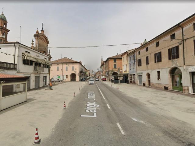 Locale Commerciale in affitto a Borsotta, Cortemaggiore