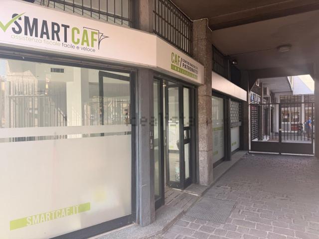 Locale Commerciale in affitto a Municipio 5, Milano