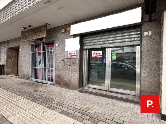 Locale Commerciale in affitto a Centro Storico, Caserta