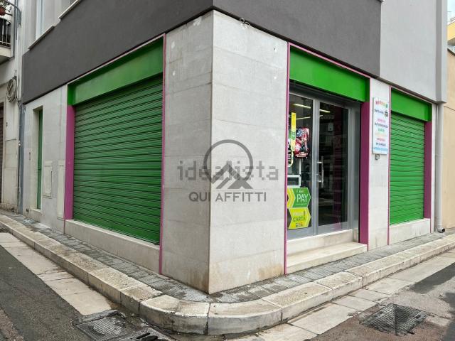 Locale Commerciale in affitto a Puglia, Barletta-andria-trani