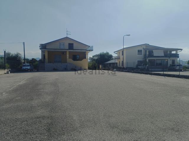 Locale Commerciale in affitto a San Nicola Manfredi, Campania