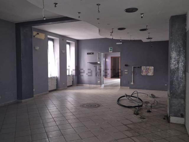 Locale Commerciale in affitto a Fara Gera D'adda, Lombardia