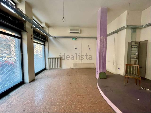 Locale Commerciale in affitto a Est, Brenzone
