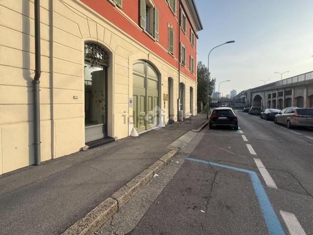 Locale Commerciale in affitto a Zona Centro, Brescia