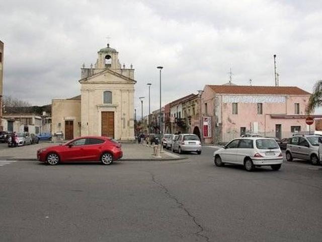 Locale Commerciale in affitto a Riposto, Catania