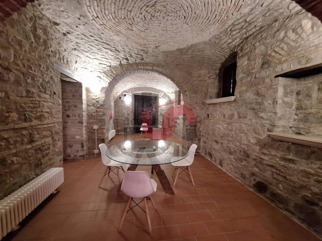 Locale Commerciale in affitto a Benevento, Campania