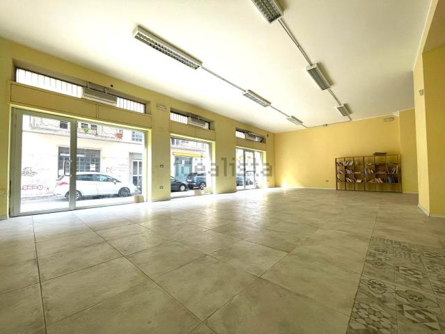Locale Commerciale in affitto a Pescara, Abruzzo
