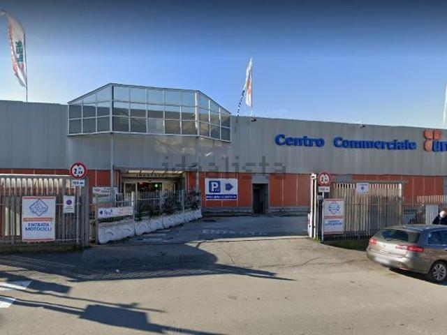 Locale Commerciale in affitto a Prato Fiorito, Roma Capitale