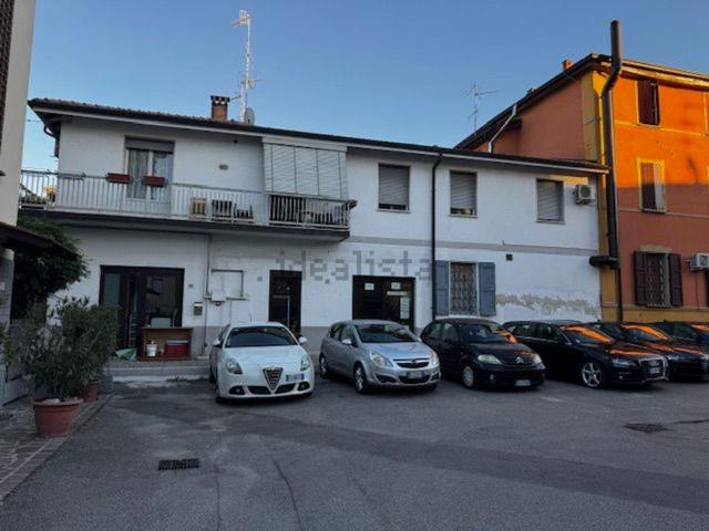 Locale Commerciale in affitto a Unione Terre d'Acqua, Anzola Dell'emilia