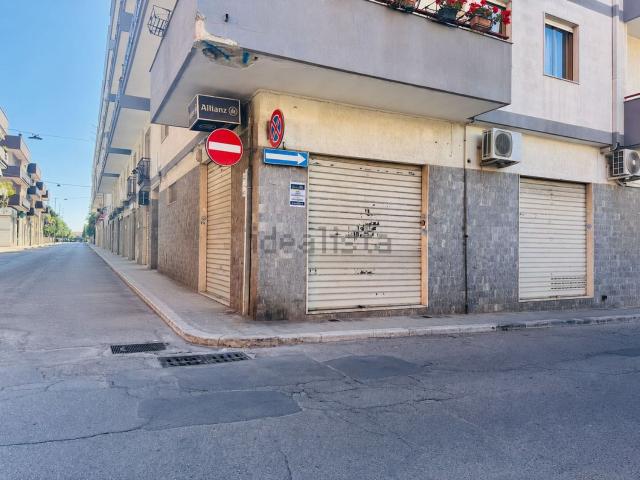 Locale Commerciale in affitto a Puglia, Bari