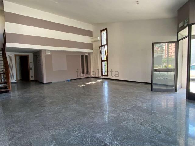 Locale Commerciale in affitto a Caldogno, Veneto