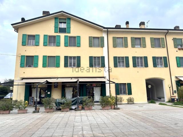 Locale Commerciale in affitto a Unione Reno Galliera, Castel Maggiore