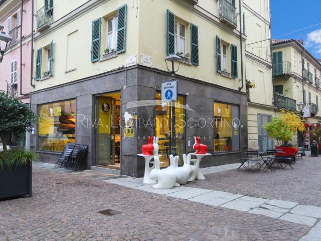Locale Commerciale in affitto a Rione San Secondo, Piemonte