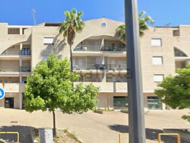 Locale Commerciale in affitto a Puglia, Lecce