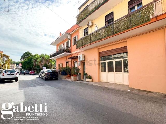 Locale Commerciale in affitto a Marina di Patti, Patti